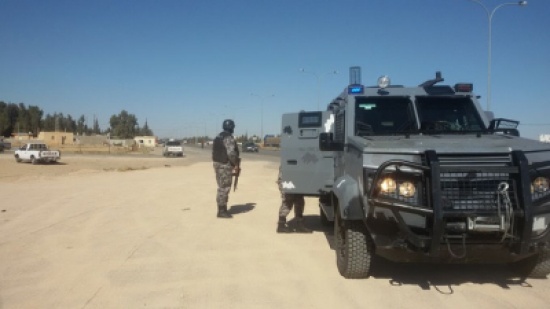 بالصور : حملة أمنية على " اكشاك سرقة المياه " في حسينية معان .. وتوقيف المعتدين بالصور : حملة أمنية على " اكشاك سرقة المياه " في حسينية معان .. وتوقيف المعتدين
