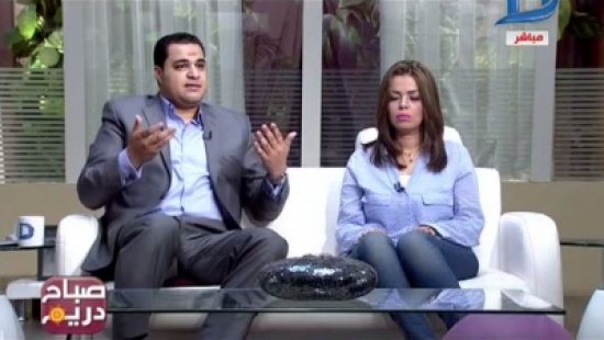 متصلة تفاجئ طبيب نفسي على الهواء: لو مش عايز تشوفني تعالى شوف ابننا حرام عليك “فيديو”