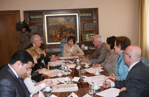 الاميرة بسمة بنت طلال تلتقي خبيرا دوليا في محاربة الاتجار بالبشر   