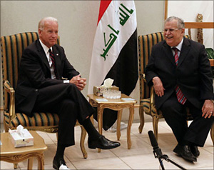 بايدن بالعراق لبحث انسحاب القوات    