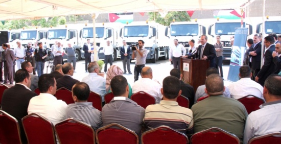 الأمانة تتسلم آليات نظافة جديدة وتعلن عن خطتها  خلال فصل الصيف ( صور )