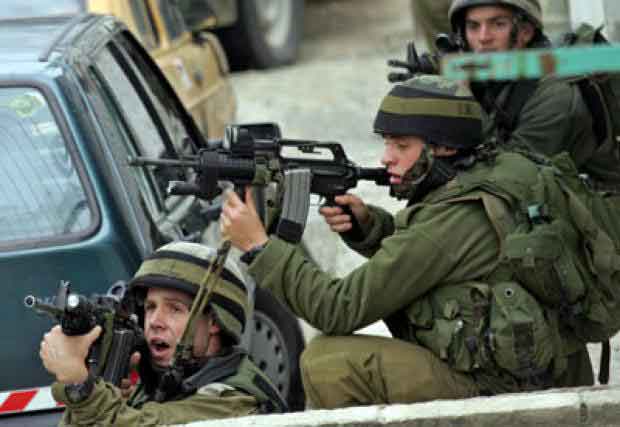 اصابة عامل فلسطيني برصاص الاحتلال شمالي غزة  