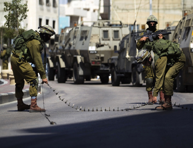 إسرائيل تعتقل نائبين فلسطينيين ونحو 25 من الأسرى المحررين بصفقة شاليط إسرائيل تعتقل نائبين فلسطينيين ونحو 25 من الأسرى المحررين بصفقة شاليط