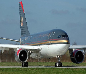 طائرة الملكية تقلع من تونس قبل قليل مقلة مواطنين اردنيين  