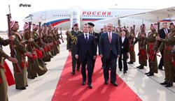 الرئيس الروسي يصل عمان في زيارة للمملكة تستغرق يومين  