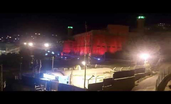 فيديو : مستوطنون يقيمون حفلا في الحرم الابراهيمي