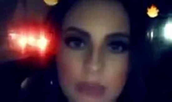 “دزتني عبالها حاطة عيني على ريلها”:.. سيدة تنتقد تصرفات الحريم:” جد ما أدري شلون يفكرون!” “دزتني عبالها حاطة عيني على ريلها”:.. سيدة تنتقد تصرفات الحريم:” جد ما أدري شلون يفكرون!”