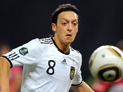 مسعود أوزيل يتوج بجائزة أفضل لاعب ألماني لعام 2012 مسعود أوزيل يتوج بجائزة أفضل لاعب ألماني لعام 2012