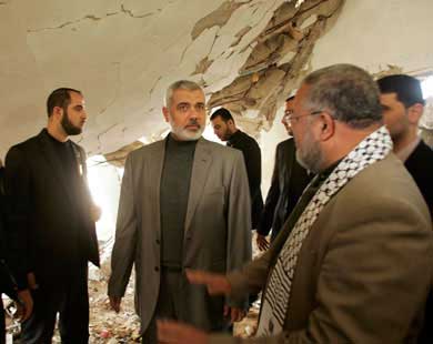 حكومة غزة تعيد بناء ألف بيت