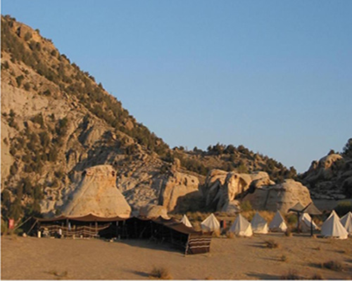 مخيم الرمانة في محمية ضانا يبدأ باستقبال الأفواج السياحية المدينة نيوز