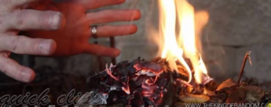 فيديو .... طريقة جديدة لصنع النار في الظروف الصعبة