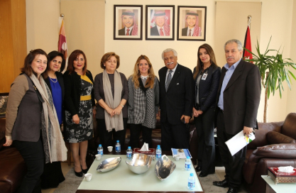 بلتاجي يستمع لرؤى سيدات ناشطات بالعمل التطوعي لاعادة تأهيل حديقة تعريب الجيش