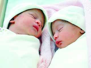 الألم لا يستثني المواليد الجدد