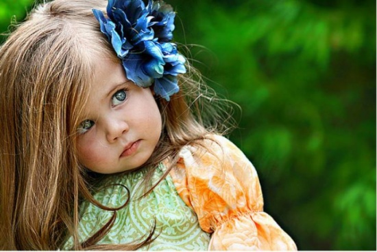 صورة| أمّ أُصيبت بالهلع بسبب صورة التقطت لطفلتها.. ما المخيف فيها؟ صورة| أمّ أُصيبت بالهلع بسبب صورة التقطت لطفلتها.. ما المخيف فيها؟