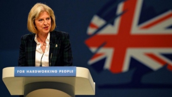 بريطانيا تعتزم الحد من الهجرة إليها من خارج الاتحاد الأوروبي
