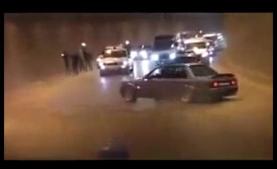 بالفيديو : تفحيط بداخل نفق .. والامن يؤكد : الشريط في الاردن بالفيديو : تفحيط بداخل نفق .. والامن يؤكد : الشريط في الاردن