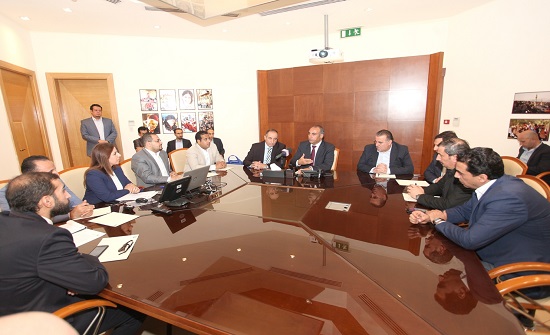 الشواربه يسلم بلدية عين الباشا موقعها الإلكتروني من تصميم المنتدى العربي للمدن الذكية