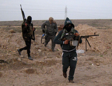 مسلحو العشائر يأسرون خمسة جنود ويحرقون ثكنة عسكرية في الأنبار