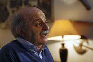 جنبلاط يعلن تأييد حزب الله في رئاسة الحكومة اللبنانية 