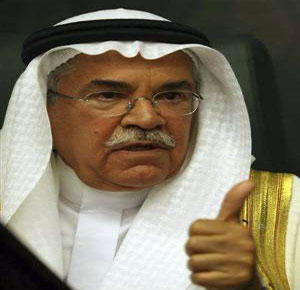 وزير البترول السعودي يبدي قلقه من المضاربة في أسعار النفط