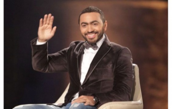 تامر حسني يستعين بـ 20 حارساً خاصاً لحمايته