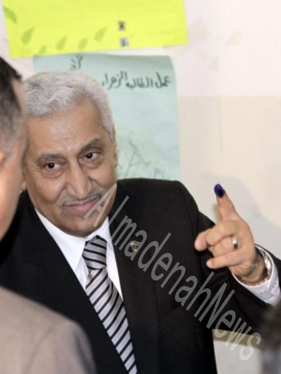 النسور يدلي بصوته في البلقاء ( صور ) النسور يدلي بصوته في البلقاء ( صور )
