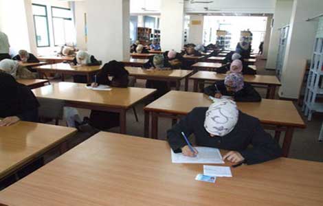 طالبة السلط مصابة بـ " دوخة وصداع " ولم تتعرض للضرب !