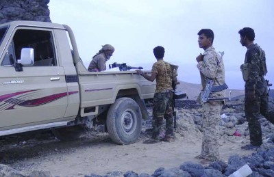 مواجهات عنيفة بين الحوثيين والمقاومة الشعبية في مأرب شرقي اليمن مواجهات عنيفة بين الحوثيين والمقاومة الشعبية في مأرب شرقي اليمن