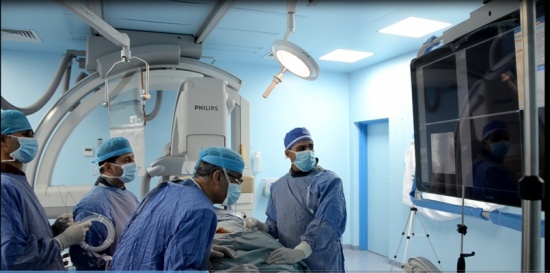 في عملية نوعية .. ازالة أنبوبة بلاستيكية من قلب مريضة