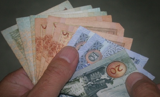 الأوقاف توزع مساعدات عينية ونقدية في البادية الشمالية