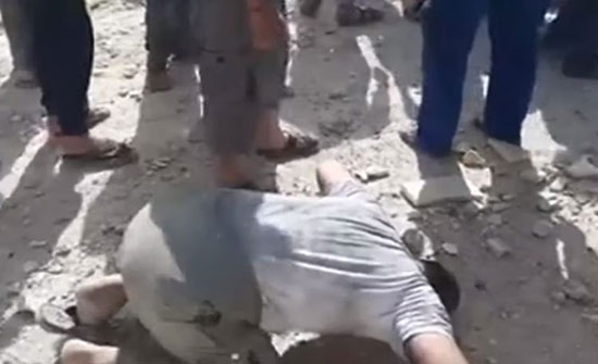 بالفيديو : قصف النظام بريف إدلب يحصد مزيدا من أرواح المدنيين بالفيديو : قصف النظام بريف إدلب يحصد مزيدا من أرواح المدنيين