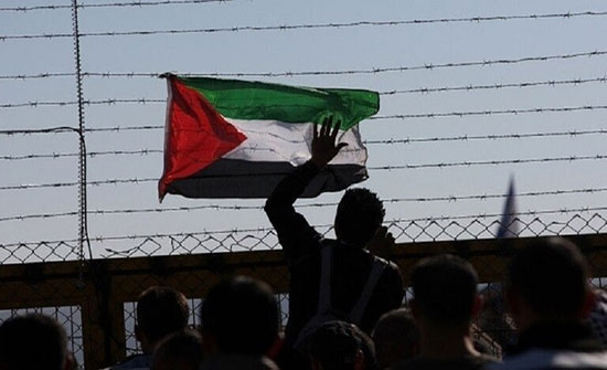 الأسرى الفلسطينيون يعلنون الحداد ورفض وجبات الطعام لمدة 3 أيام الأسرى الفلسطينيون يعلنون الحداد ورفض وجبات الطعام لمدة 3 أيام
