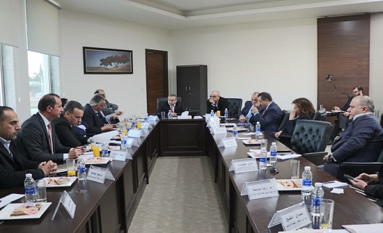 وزارة الشباب تبحث آليات استثمار بيوت ومعسكرات الشباب وزارة الشباب تبحث آليات استثمار بيوت ومعسكرات الشباب