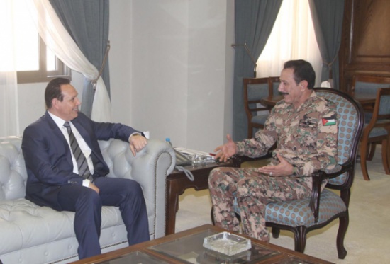 الفريق اول الركن الزبن يستقبل وفدا عسكريا مصريا