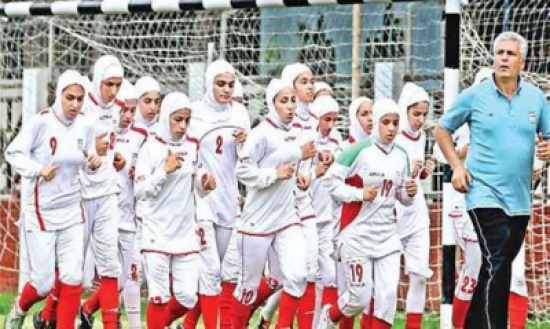 فضيحة رياضية | 8 رجال في منتخب إيران للسيدات لكرة القدم ! فضيحة رياضية | 8 رجال في منتخب إيران للسيدات لكرة القدم !