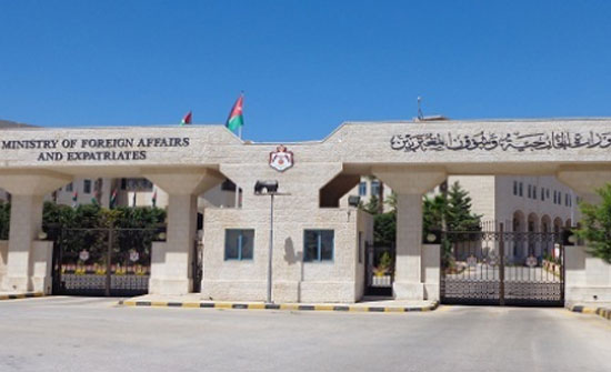 اللوزي يلتقي اهالي الطلاب الملغاة مشاركتهم بالمدارس الليبية اللوزي يلتقي اهالي الطلاب الملغاة مشاركتهم بالمدارس الليبية