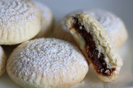 ارتفاع الطلب على مستلزمات إنتاج المعمول والكعك " اسعار "