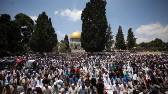 ربع مليون مصل أدوا صلاة الجمعة الأولى من رمضان في "الأقصى"