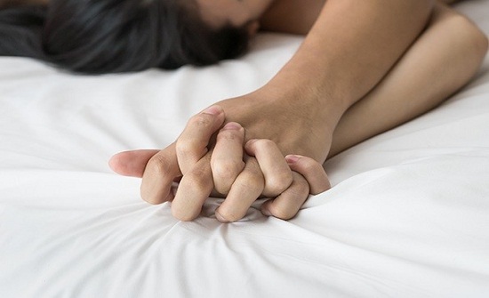 مارَسَ الرذيلة بوحشية مع كنّته.. فراح ضحية رصاص ابنه! مارَسَ الرذيلة بوحشية مع كنّته.. فراح ضحية رصاص ابنه!