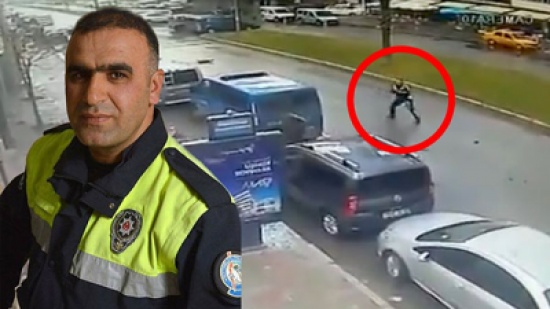 لحظة مقتل شرطي تركي خلال تصديه لمسلحين في إزمير