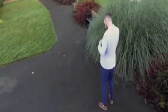 فيديو: شاب يتقدم للزواج من صديقته عبر فيلم في السينما