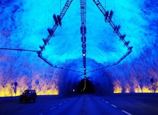 الصين تستكمل بناء أعلى نفق للسيارات في العالم الصين تستكمل بناء أعلى نفق للسيارات في العالم
