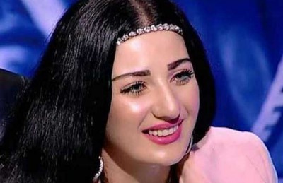 صافيناز مختلفة تماما أثناء الصلاة صافيناز مختلفة تماما أثناء الصلاة