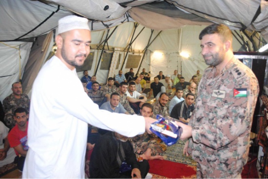 القوة الاردنية في هلمند تقيم حفلا لتوزيع جوائز المسابقة الدينية