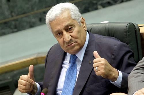 بالاسماء .... الحكومة توافق على تمديد الخدمة لبعض الاشخاص بعد الـ 60