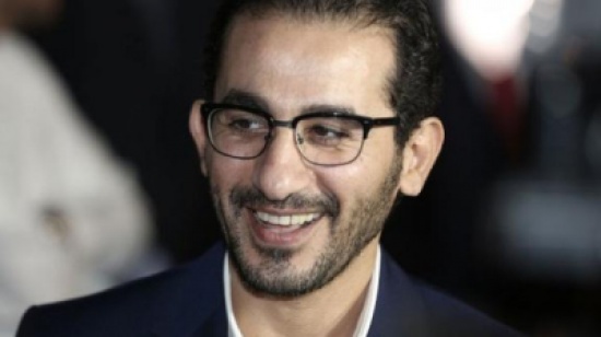 أحمد حلمى يتنصل من تغريدة تسخر من البرلمان نشرها حساب مزيف بإسمه على"تويتر"