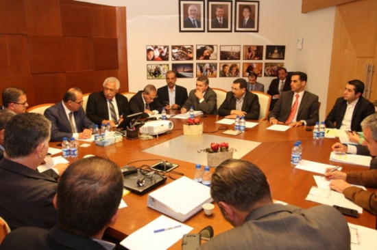 البلديات والأمانة تبحثان استكمال الإجراءات المتعلقة بفصل البلديات