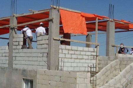 إنشاء 24 منزلا لاسر فقيرة في عجلون