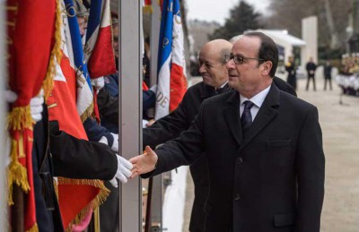 أولاند يحاول تهدئة الجدل حول ذكرى “يوم النصر” الجزائري