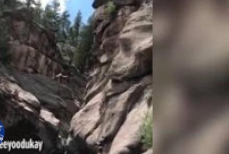 بالفيديو .. سقوط امرأة على بطنها في المياه من ارتفاع شاهق بالفيديو .. سقوط امرأة على بطنها في المياه من ارتفاع شاهق